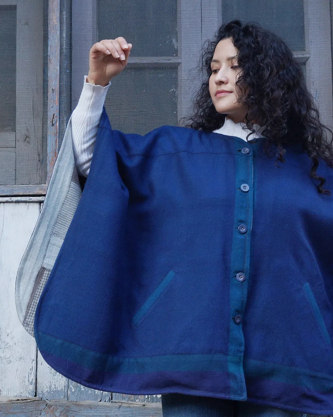 2:FACE REVERSIBLE MERINO PONCHO