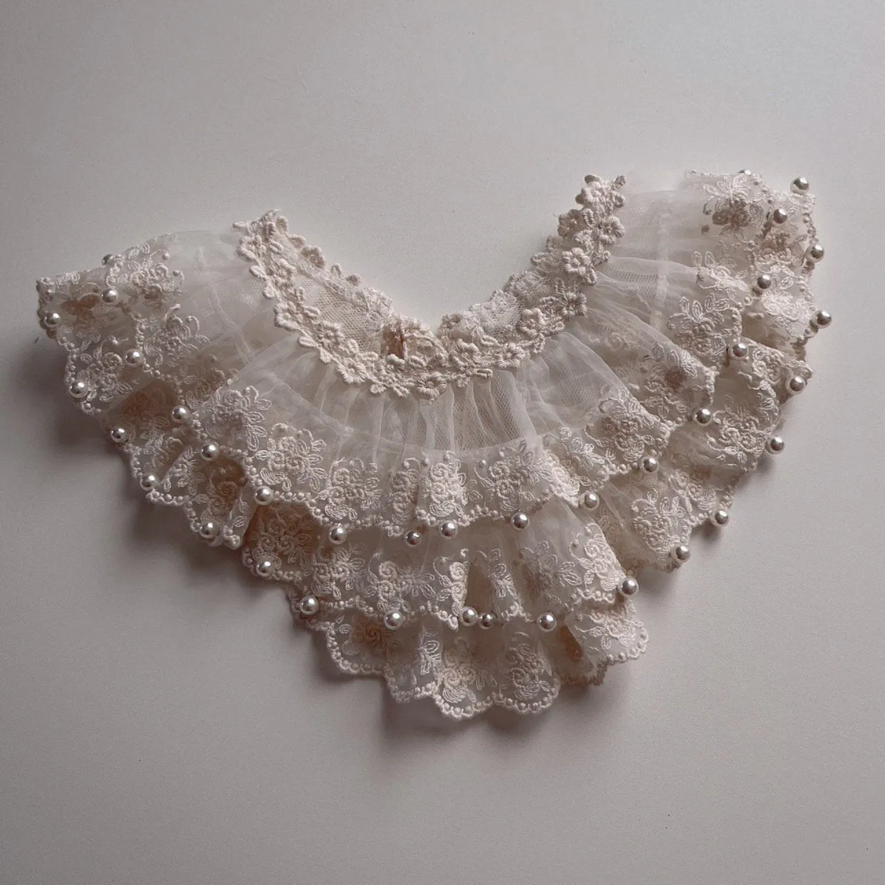 Aisha Pearl Frill Neck Collar