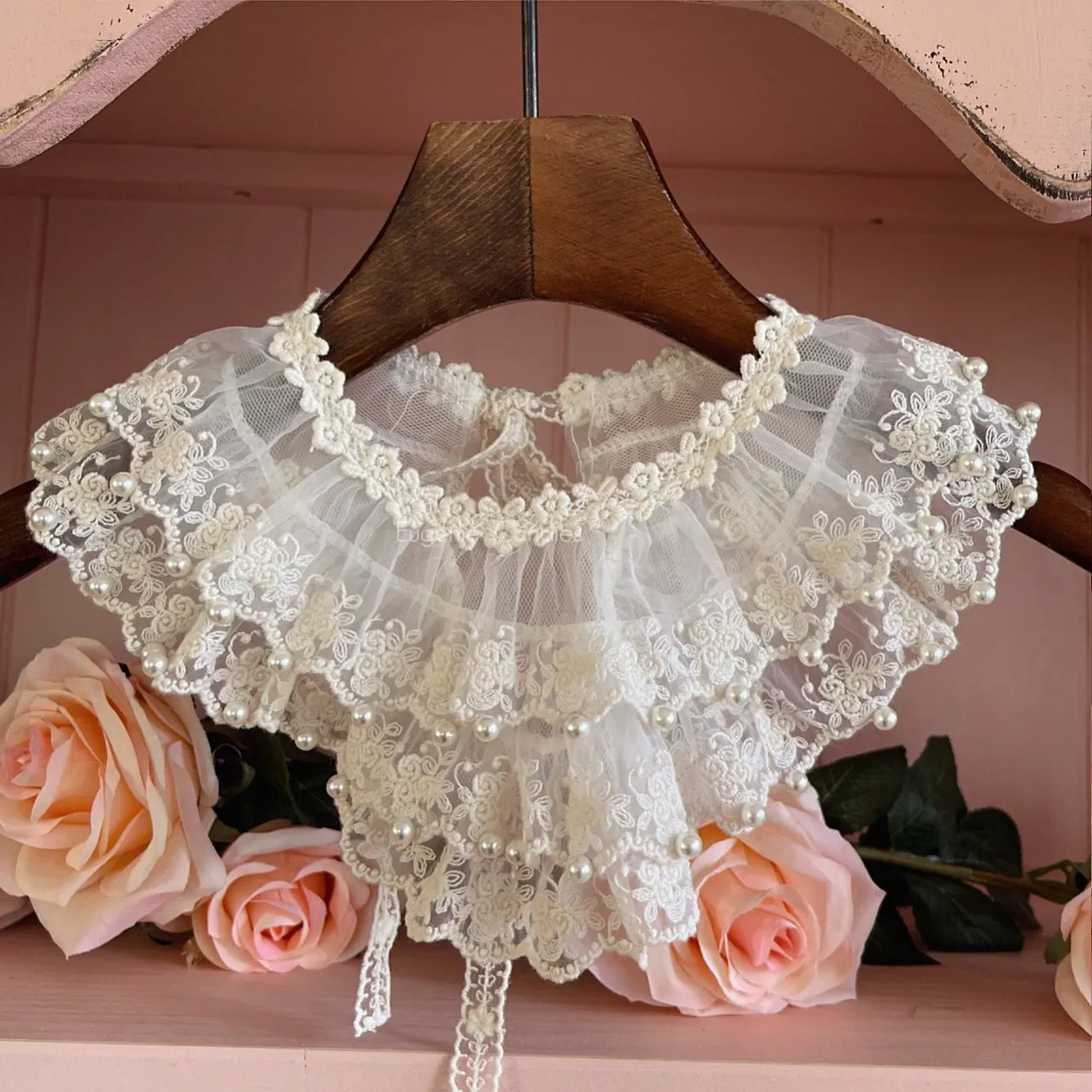 Aisha Pearl Frill Neck Collar