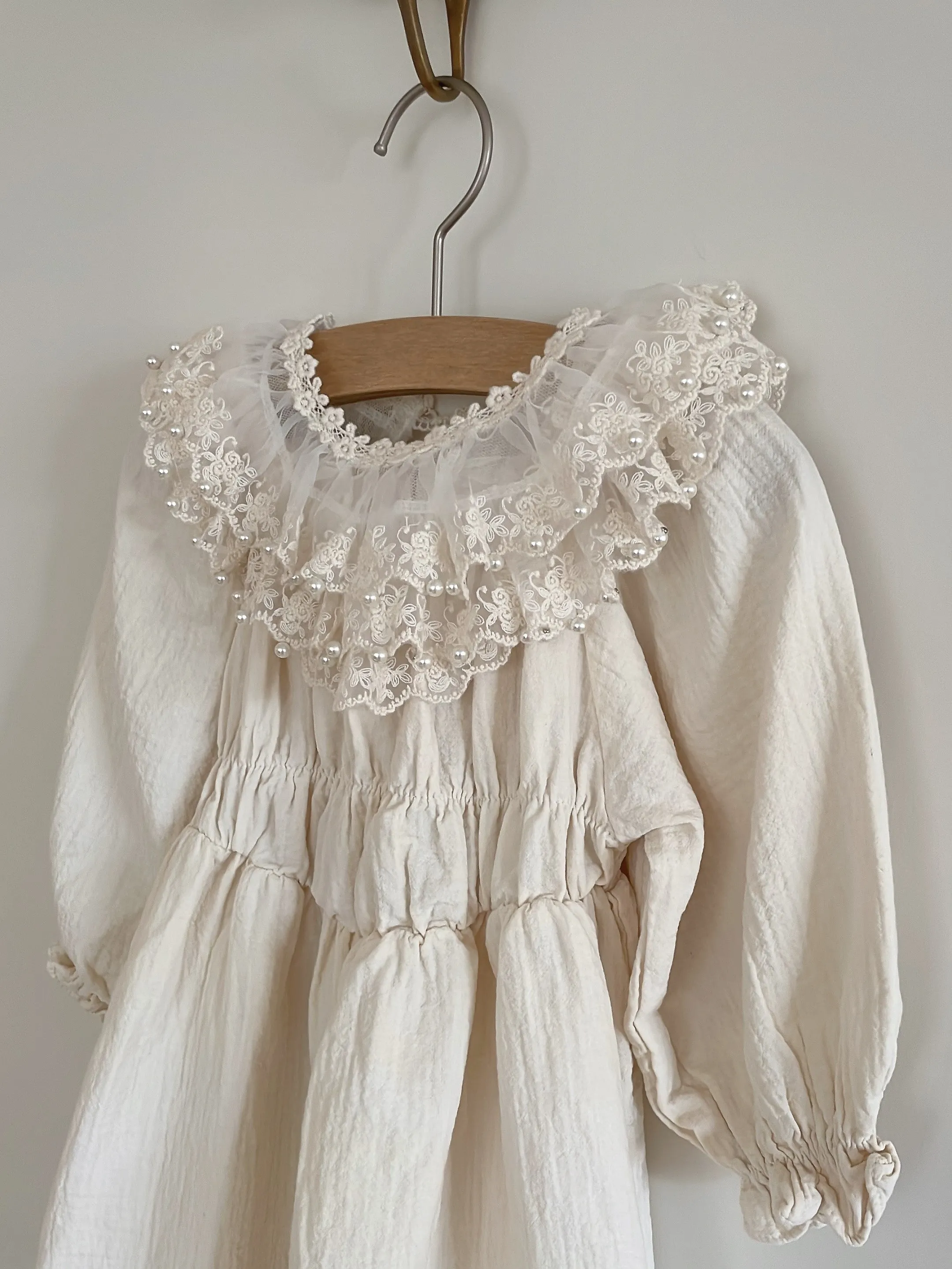 Aisha Pearl Frill Neck Collar