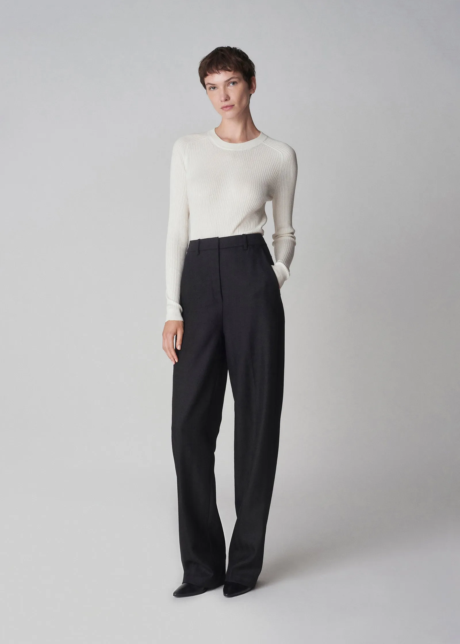 Flat Front Herringbone Trouser in Virgin Wool - Black