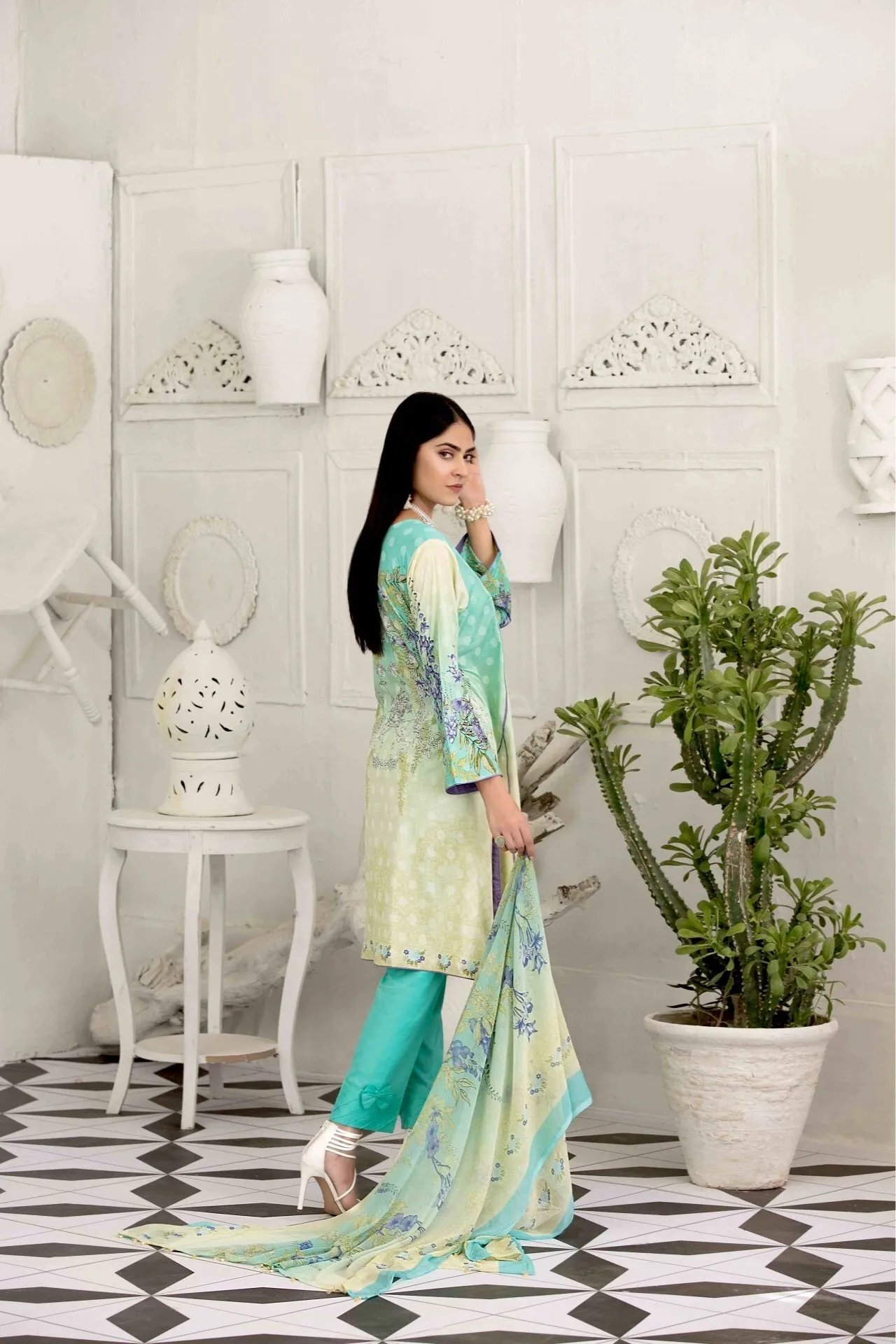 Raqami Lawn Collection by Tawakkal Fabrics – D-1608