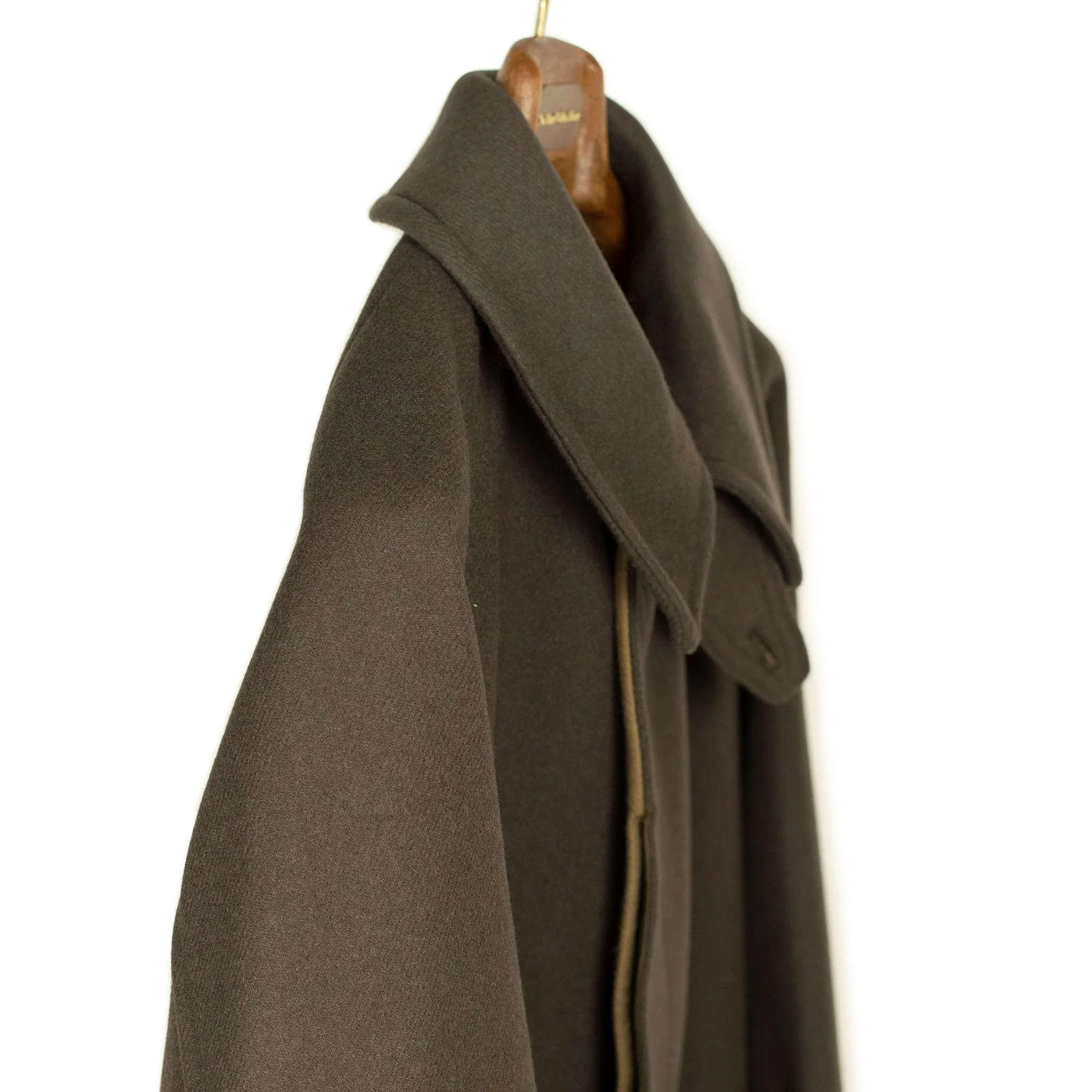 Traveler Coat in brown extra fine reverse cloth melton wool