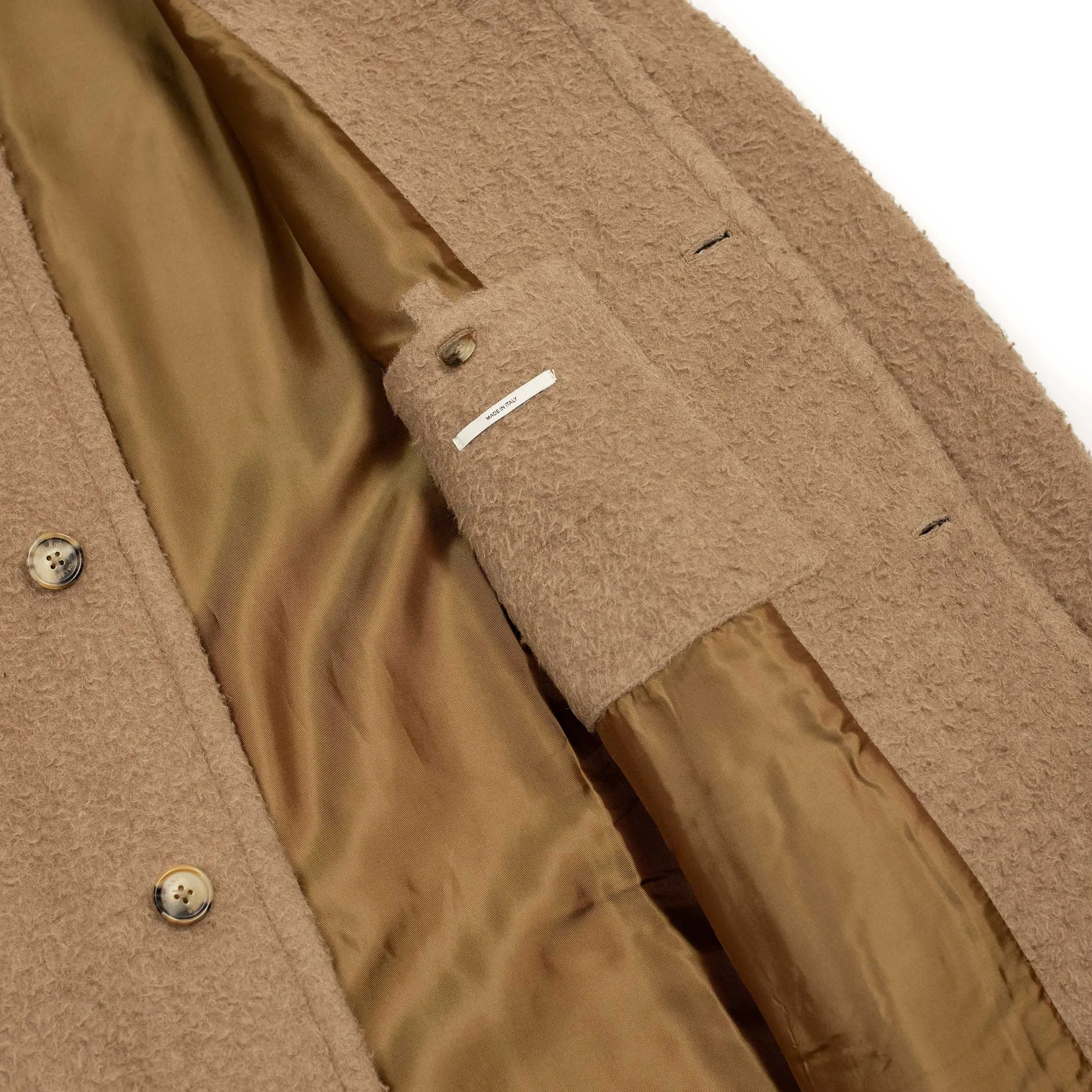 Vittorio raglan coat in beige casentino camelhair wool