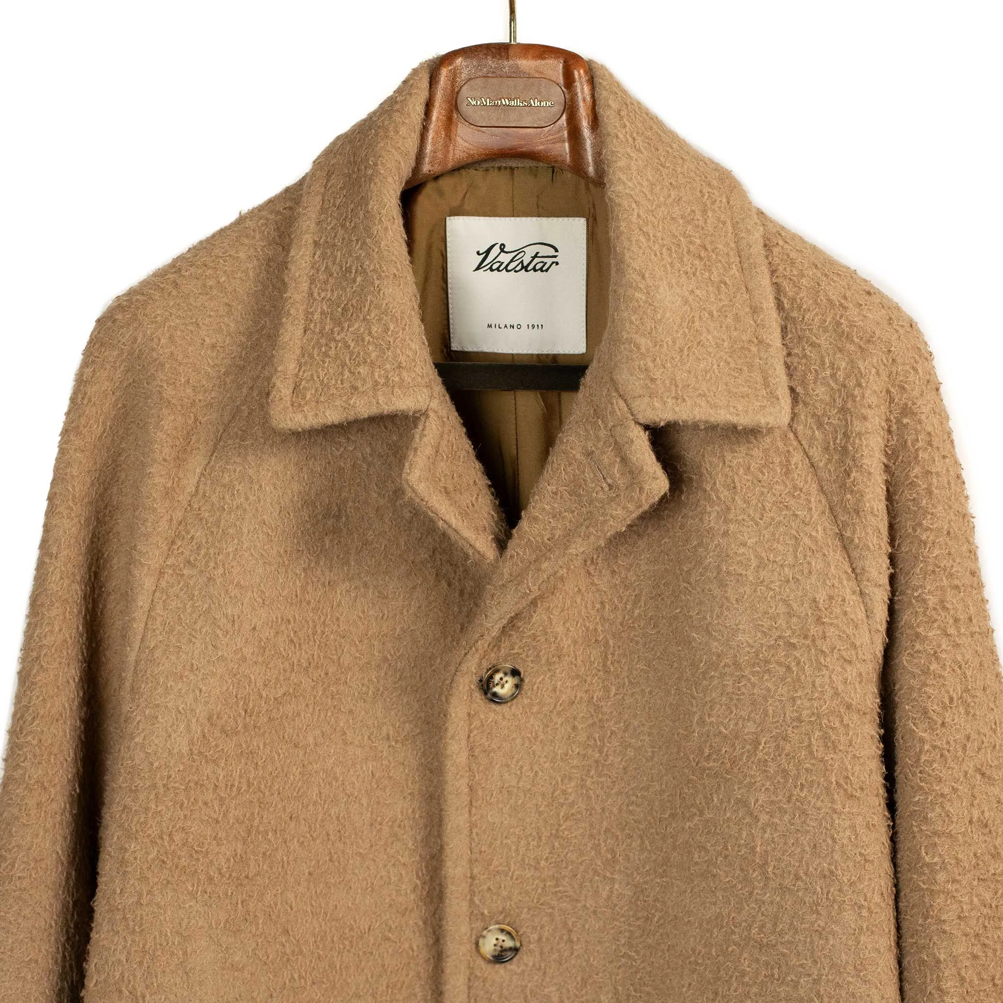 Vittorio raglan coat in beige casentino camelhair wool